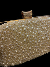 Load image into Gallery viewer, AW24 Pearl Clutch Soft B
