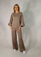 Load image into Gallery viewer, AW24 Deck Taupe Pants
